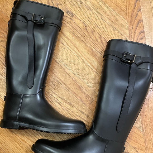 Burberry Rainboot Brain Riding with Belt! Never worn. - Picture 2 of 4